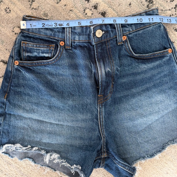 EUC Reformation Norah High rise denim shorts 25 - Picture 5 of 9